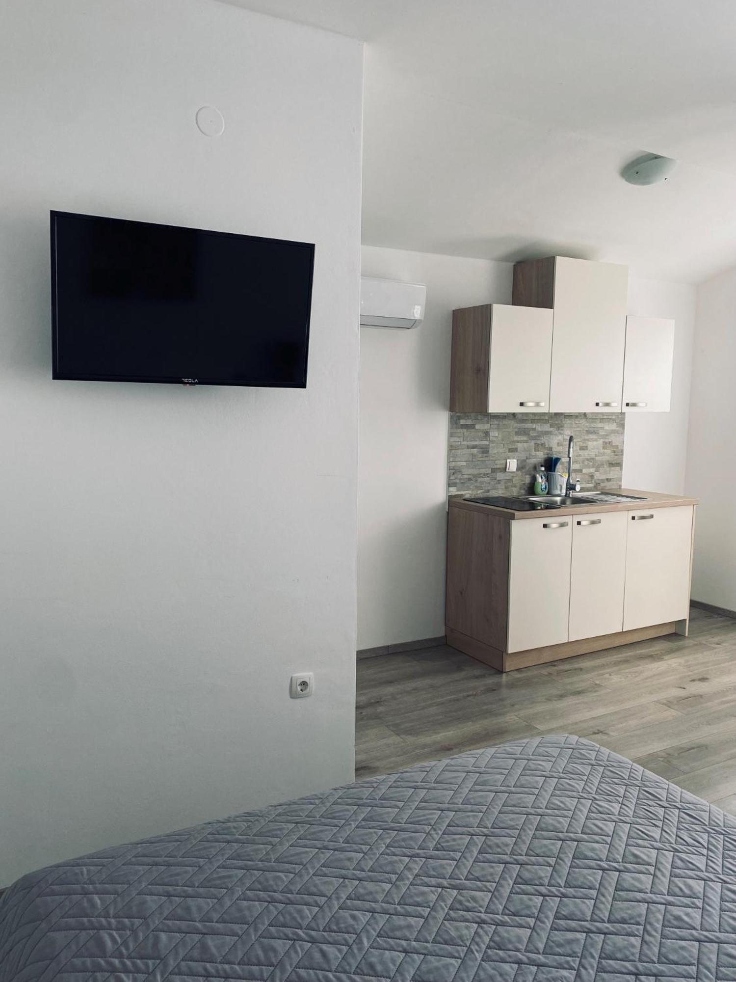 Apartmani Mila Starigrad Exterior photo