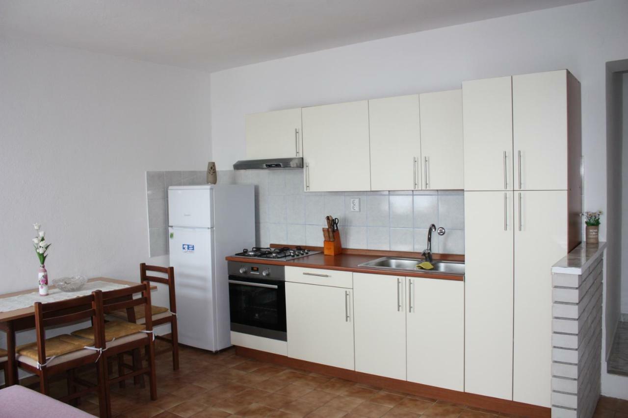 Apartmani Mila Starigrad Exterior photo