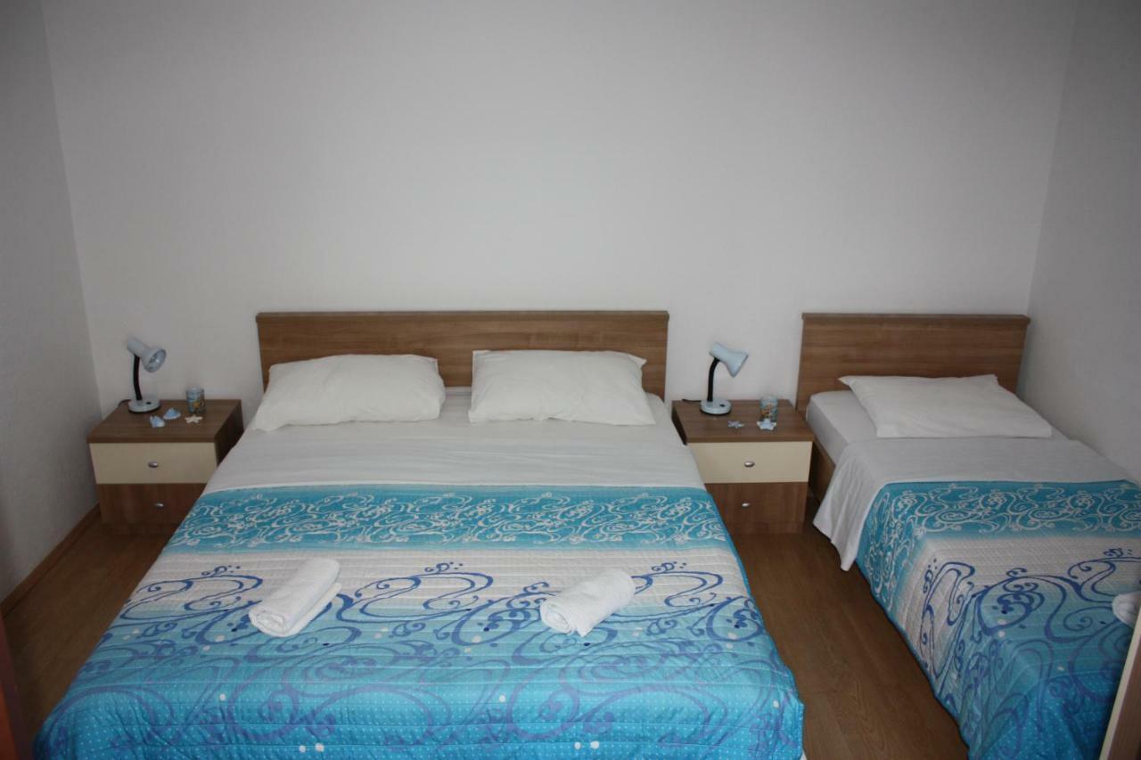 Apartmani Mila Starigrad Exterior photo