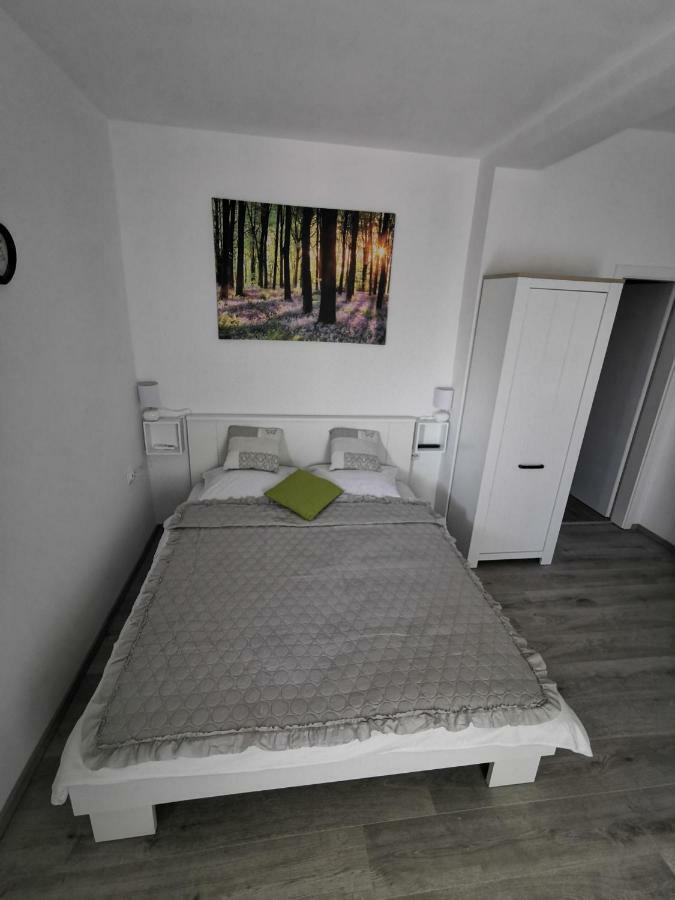 Apartmani Mila Starigrad Exterior photo